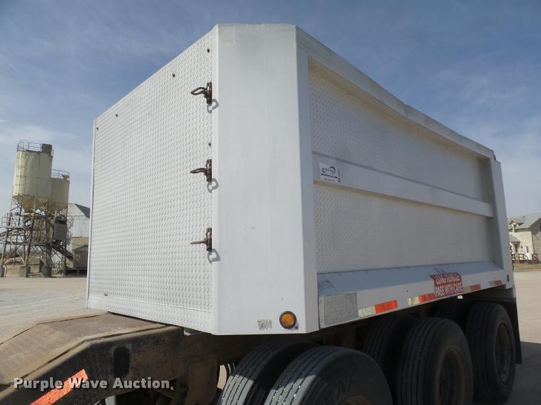 image for item DA0593 1992 Cornhusker 800 end dump pup trailer