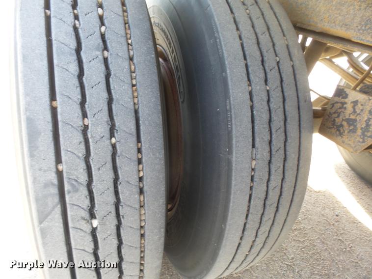 image for item DA0593 1992 Cornhusker 800 end dump pup trailer