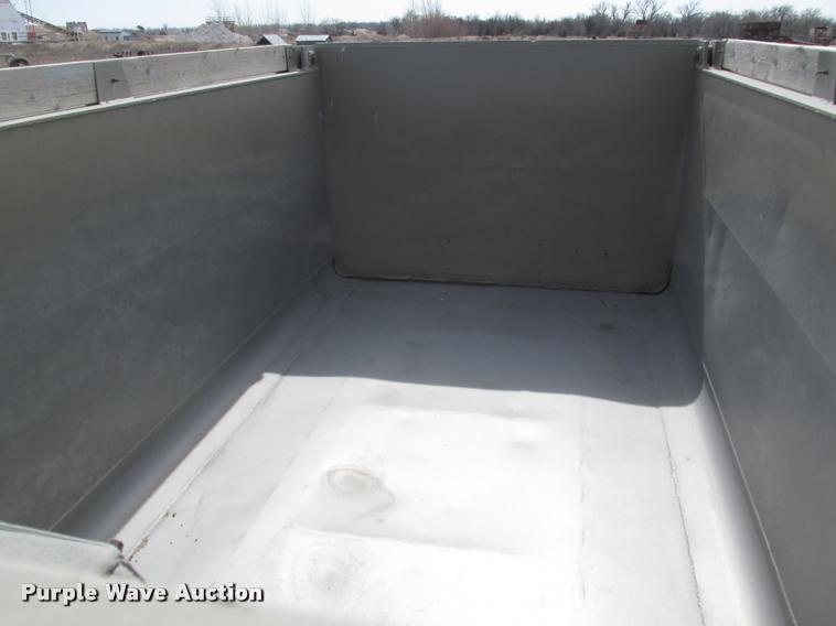 image for item DA0595 1994 Cornhusker 800 end dump pup trailer