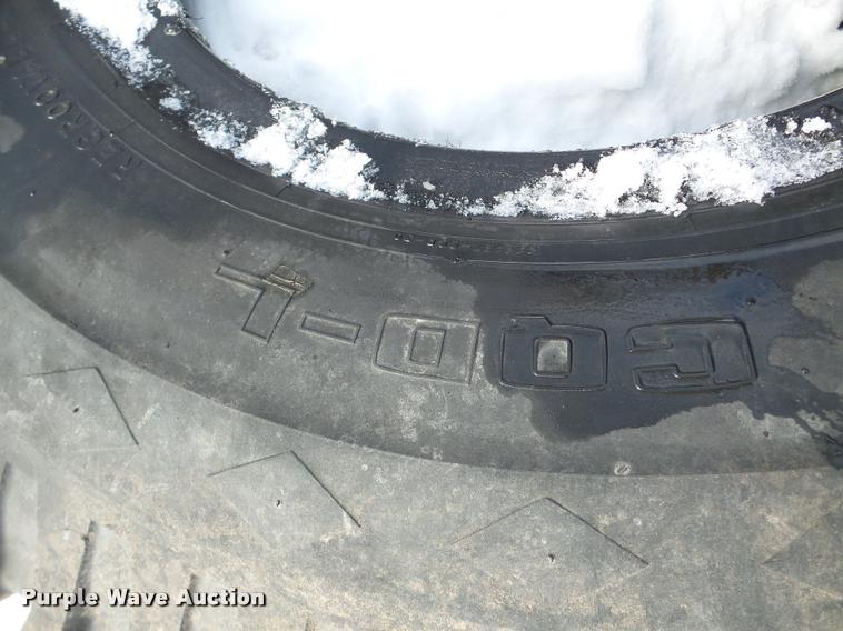 image for item DA1753 (2) 14.00-24 tires