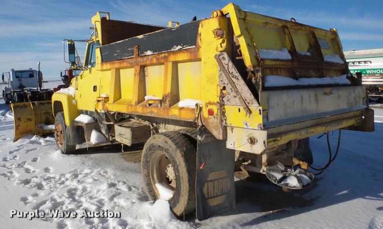 image for item DA1763 1991 Ford L8000 dump truck