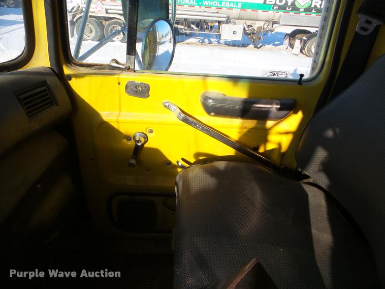 image for item DA1763 1991 Ford L8000 dump truck