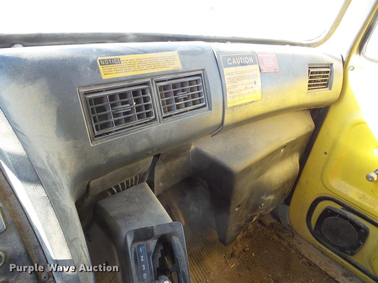 image for item DA1763 1991 Ford L8000 dump truck