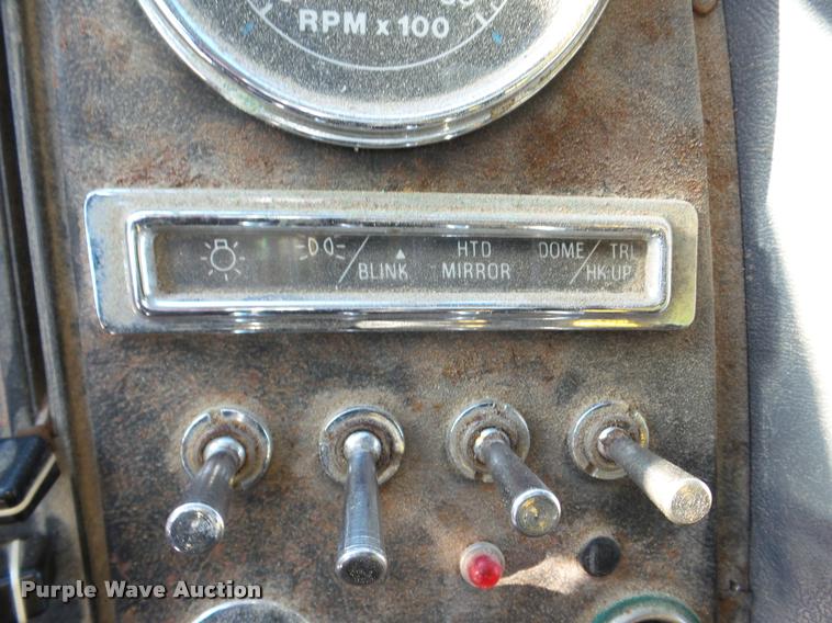 image for item DA1763 1991 Ford L8000 dump truck