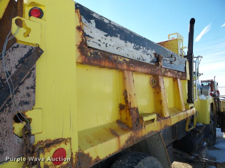 image for item DA1763 1991 Ford L8000 dump truck