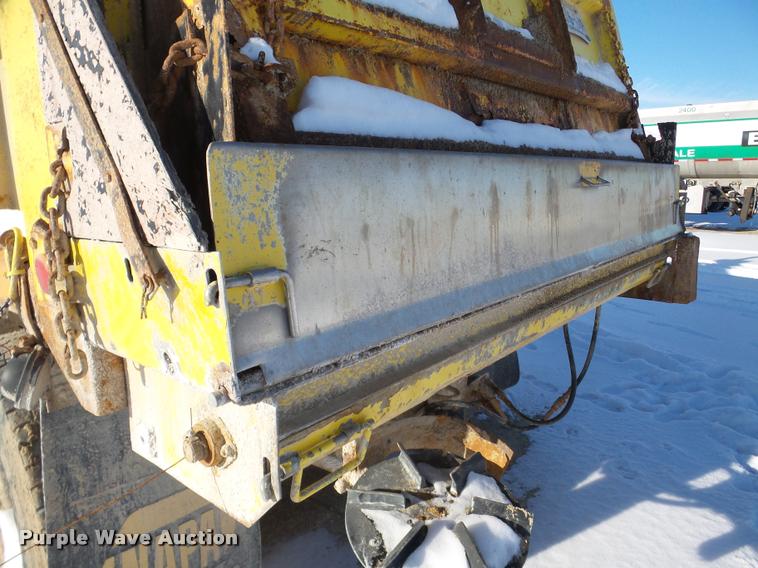 image for item DA1763 1991 Ford L8000 dump truck