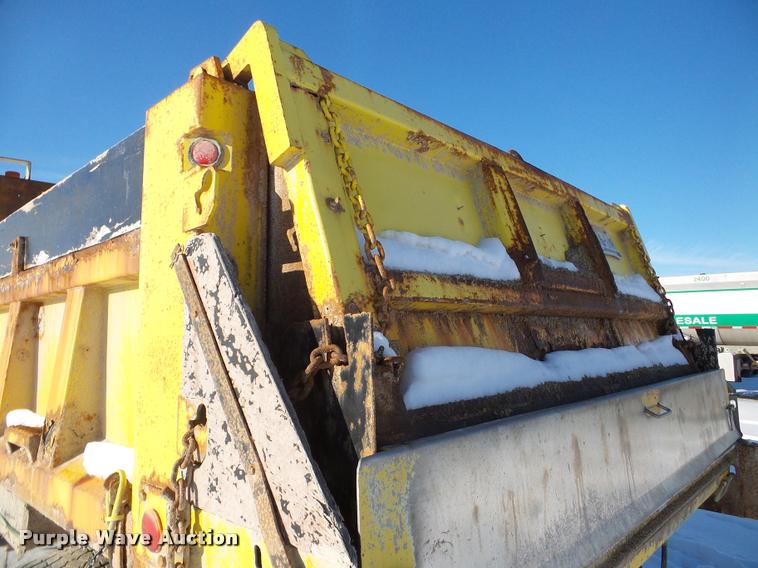 image for item DA1763 1991 Ford L8000 dump truck