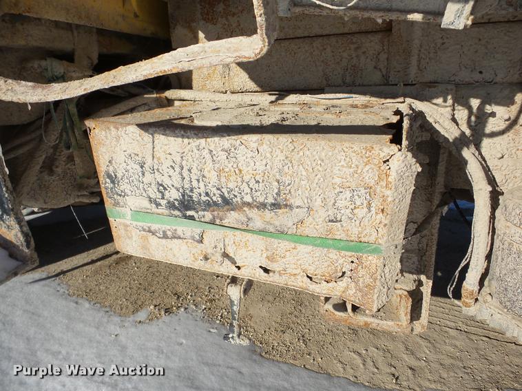 image for item DA1763 1991 Ford L8000 dump truck