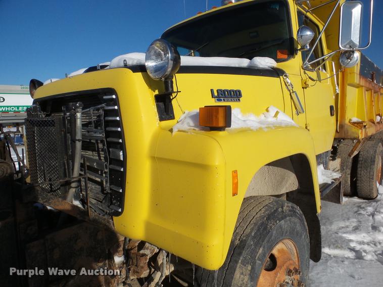 image for item DA1763 1991 Ford L8000 dump truck