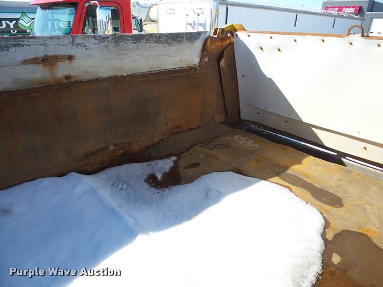 image for item DA1763 1991 Ford L8000 dump truck