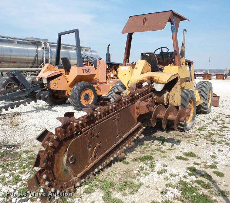 image for item DA1816 1986 Case 760 trencher