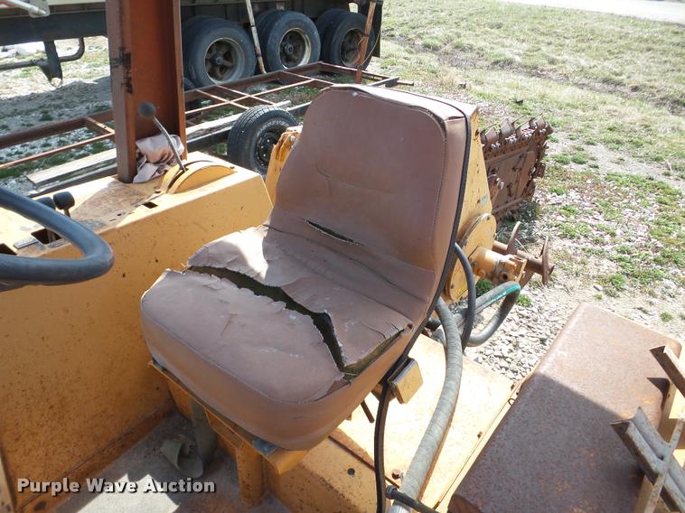 image for item DA1816 1986 Case 760 trencher