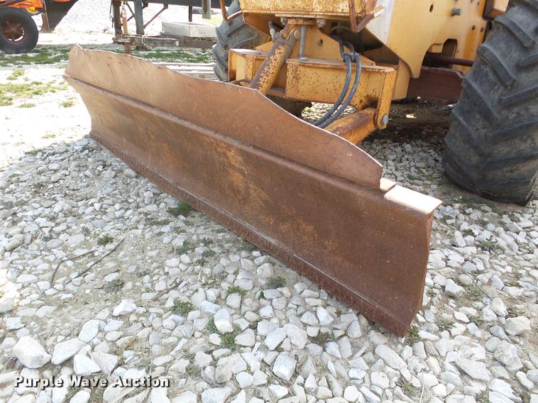 image for item DA1816 1986 Case 760 trencher