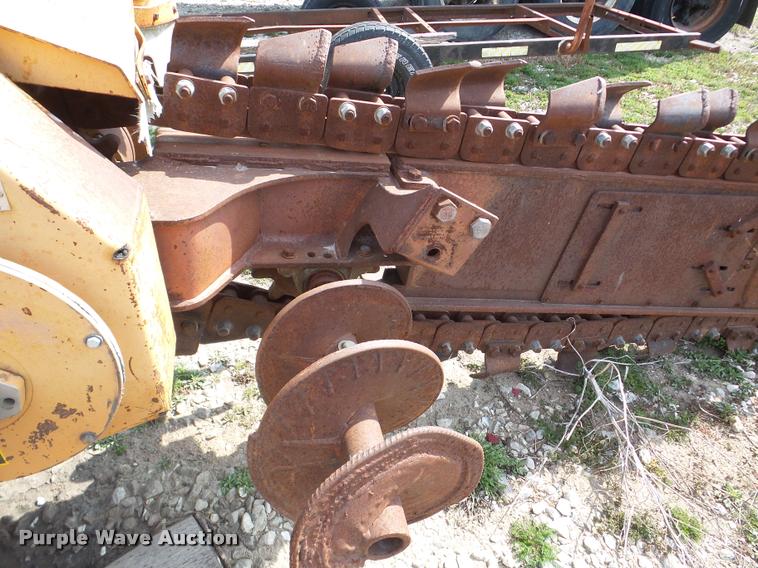 image for item DA1816 1986 Case 760 trencher