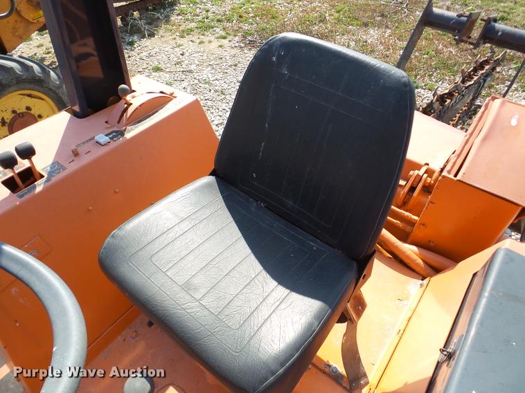 image for item DA1817 1986 Case 760 trencher