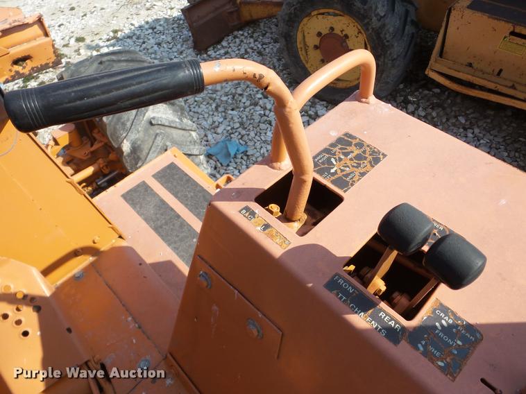 image for item DA1817 1986 Case 760 trencher