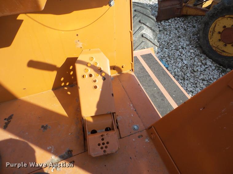 image for item DA1817 1986 Case 760 trencher