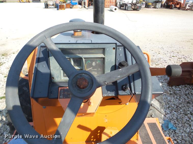 image for item DA1817 1986 Case 760 trencher