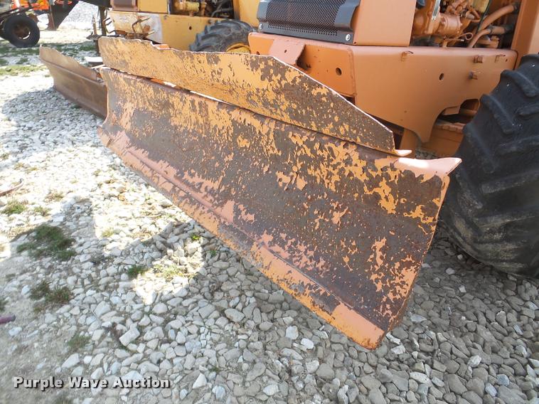 image for item DA1817 1986 Case 760 trencher