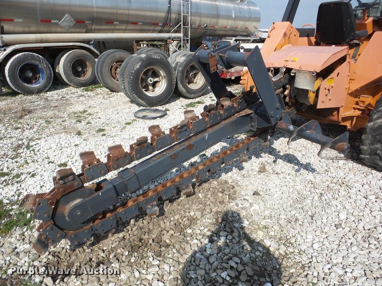 image for item DA1817 1986 Case 760 trencher