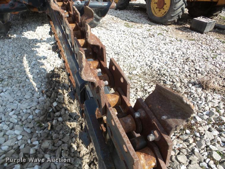 image for item DA1817 1986 Case 760 trencher