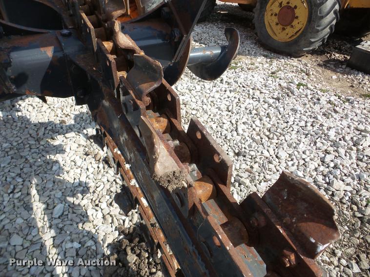 image for item DA1817 1986 Case 760 trencher