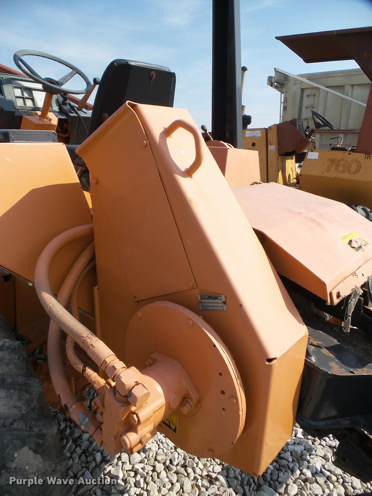 image for item DA1817 1986 Case 760 trencher