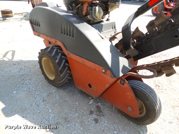 image for item DA1827 1998 Ditch Witch 1230H trencher