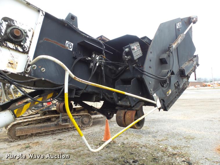 image for item DA2600 2000 Roadtec SB2500B Shuttle Buggy material transfer vehicle