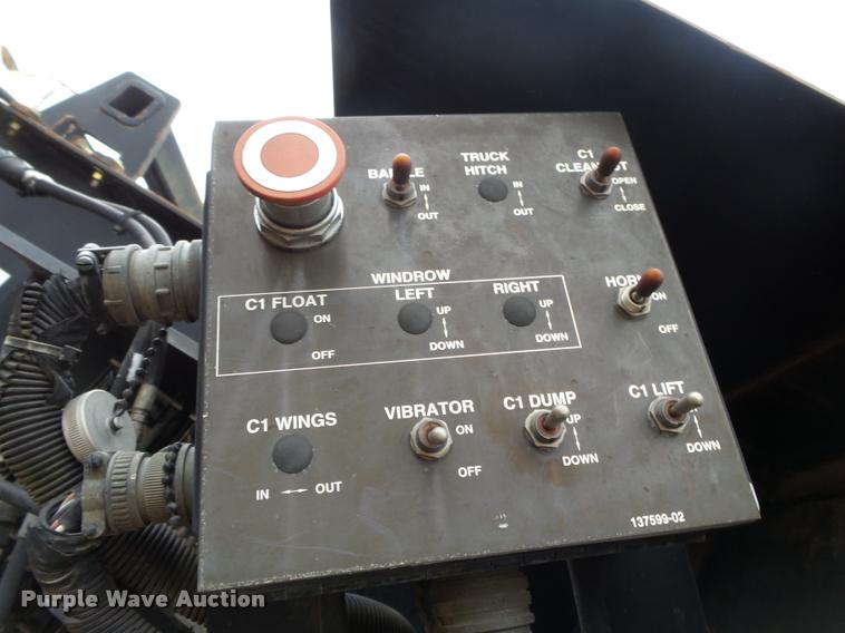 image for item DA2600 2000 Roadtec SB2500B Shuttle Buggy material transfer vehicle