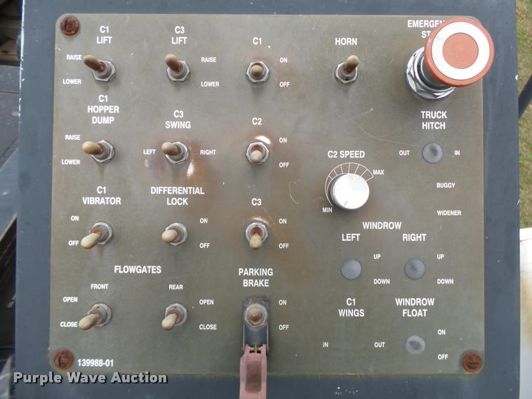 image for item DA2600 2000 Roadtec SB2500B Shuttle Buggy material transfer vehicle