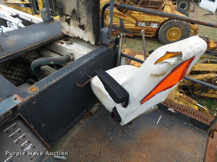 image for item DA2600 2000 Roadtec SB2500B Shuttle Buggy material transfer vehicle