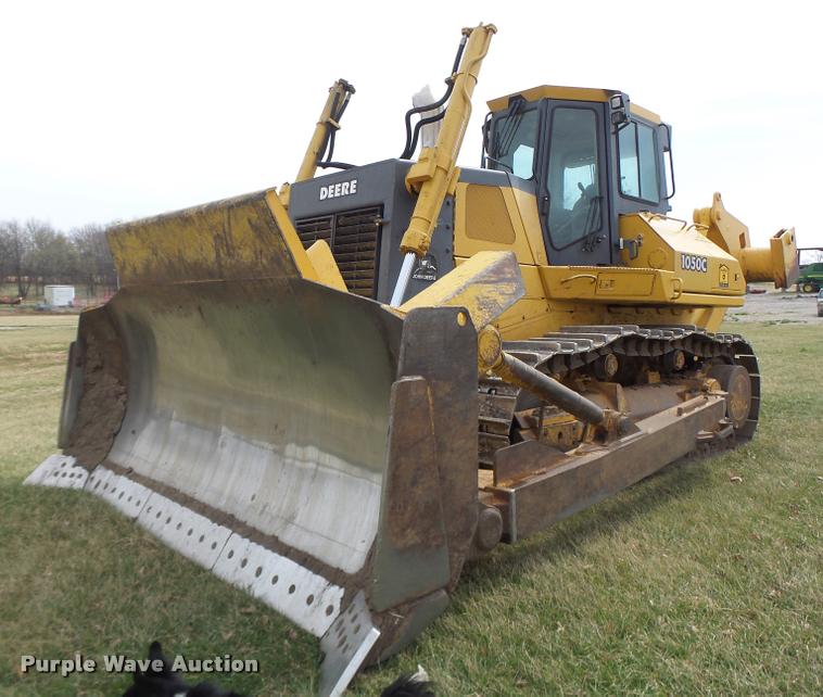 image for item DA3368 2001 John Deere 1050C dozer
