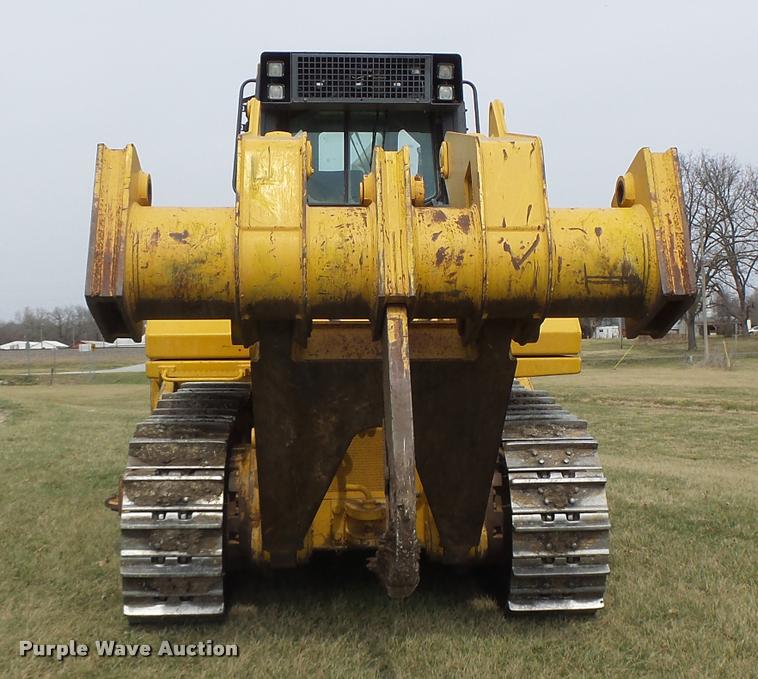 image for item DA3368 2001 John Deere 1050C dozer