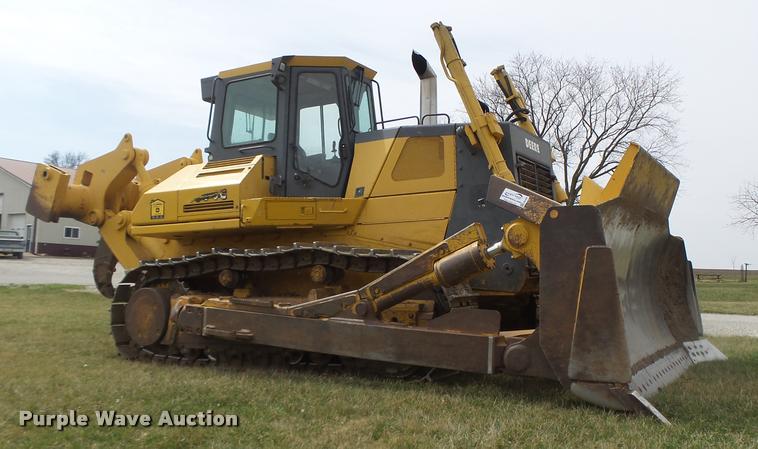 image for item DA3368 2001 John Deere 1050C dozer