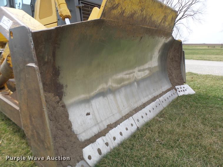 image for item DA3368 2001 John Deere 1050C dozer