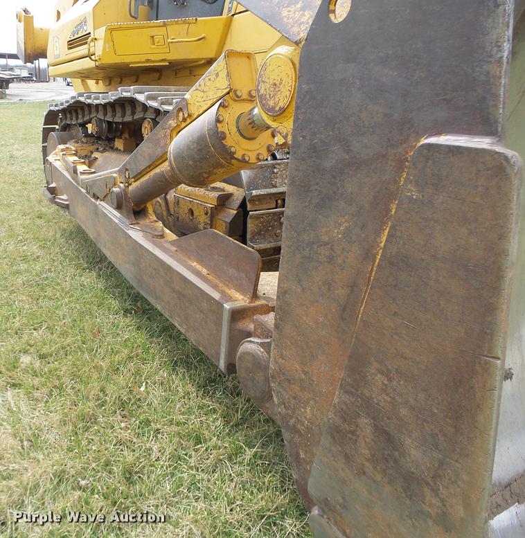 image for item DA3368 2001 John Deere 1050C dozer