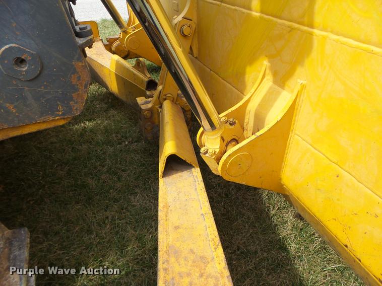 image for item DA3368 2001 John Deere 1050C dozer