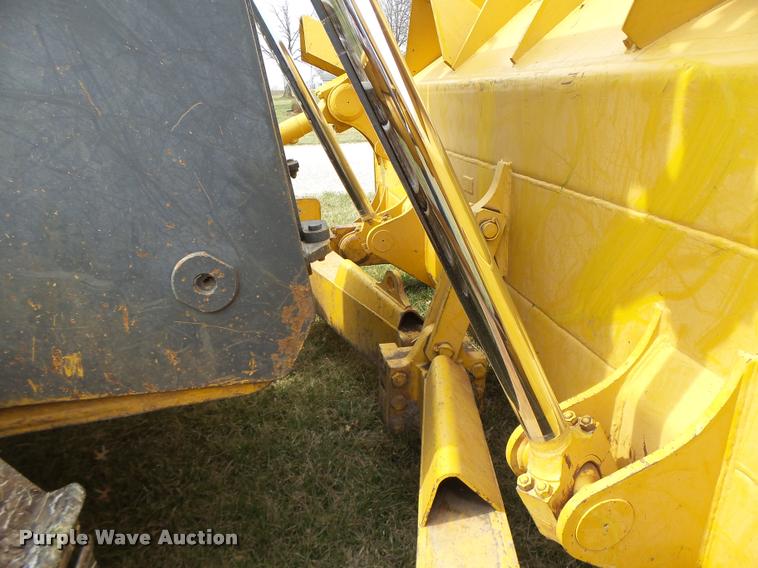 image for item DA3368 2001 John Deere 1050C dozer