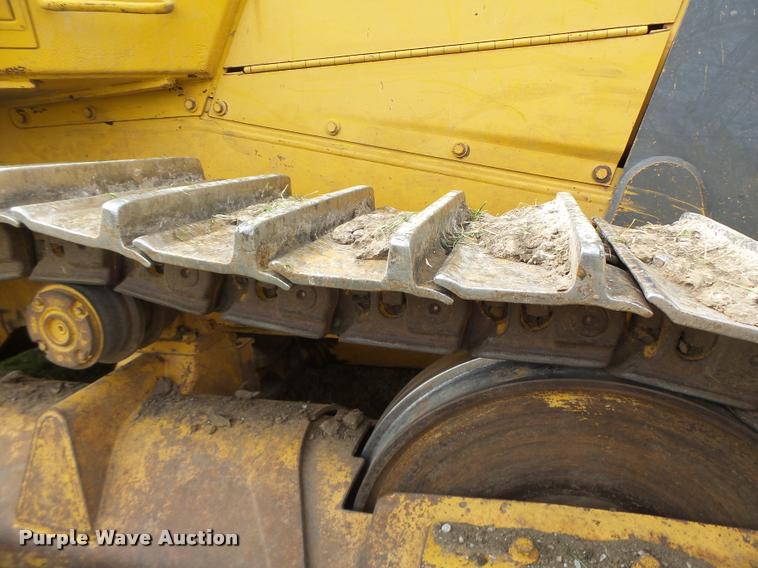 image for item DA3368 2001 John Deere 1050C dozer