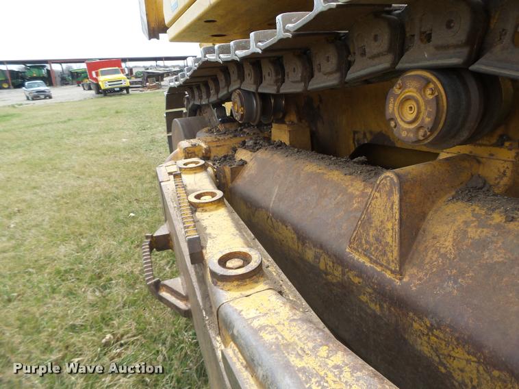 image for item DA3368 2001 John Deere 1050C dozer