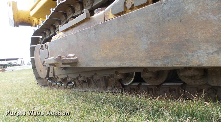 image for item DA3368 2001 John Deere 1050C dozer