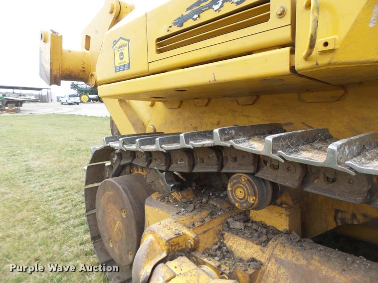 image for item DA3368 2001 John Deere 1050C dozer