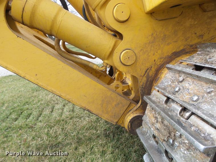 image for item DA3368 2001 John Deere 1050C dozer