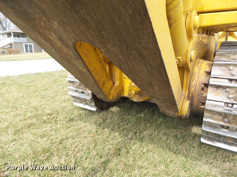 image for item DA3368 2001 John Deere 1050C dozer