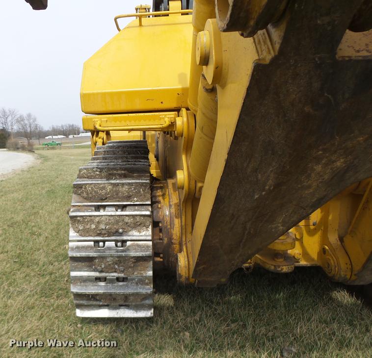 image for item DA3368 2001 John Deere 1050C dozer