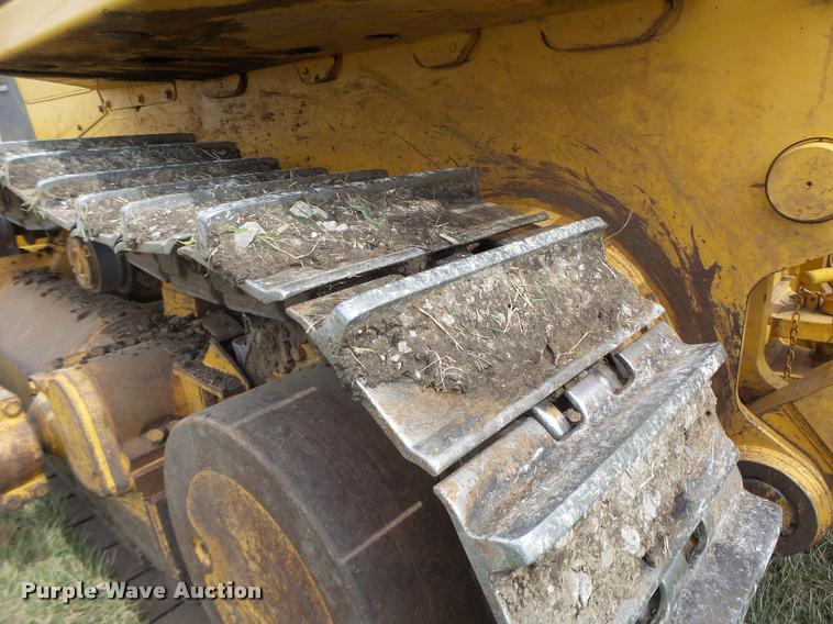 image for item DA3368 2001 John Deere 1050C dozer