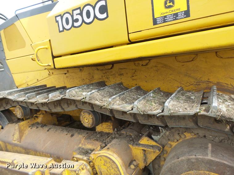 image for item DA3368 2001 John Deere 1050C dozer