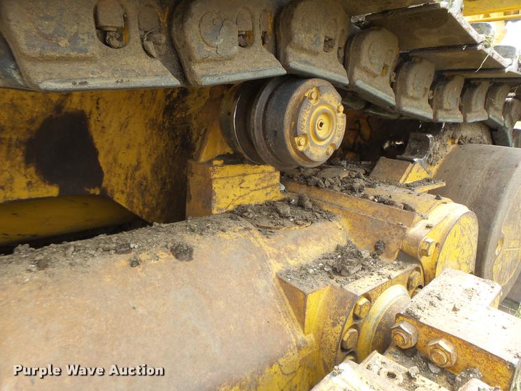 image for item DA3368 2001 John Deere 1050C dozer