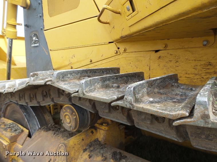 image for item DA3368 2001 John Deere 1050C dozer